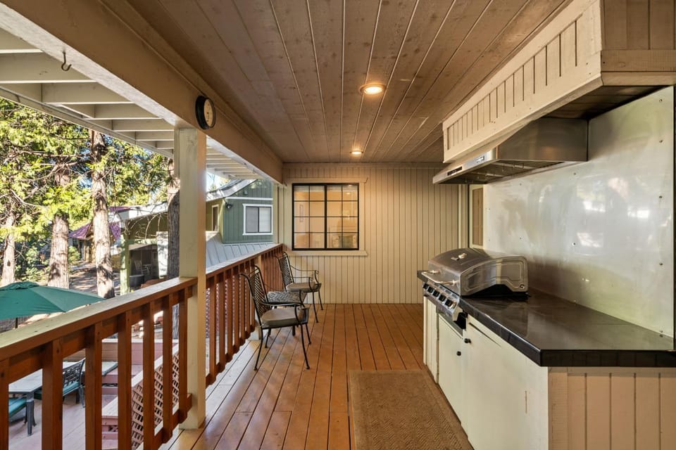 Silverpine Chalet with Gym Family Friendly House in Shaver Lake