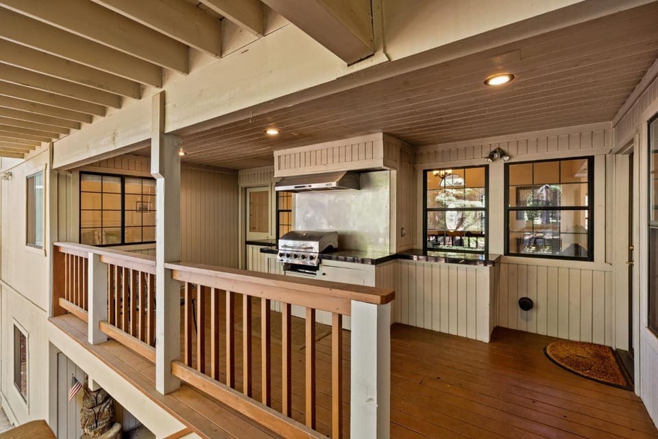 Silverpine Chalet with Gym Family Friendly House in Shaver Lake