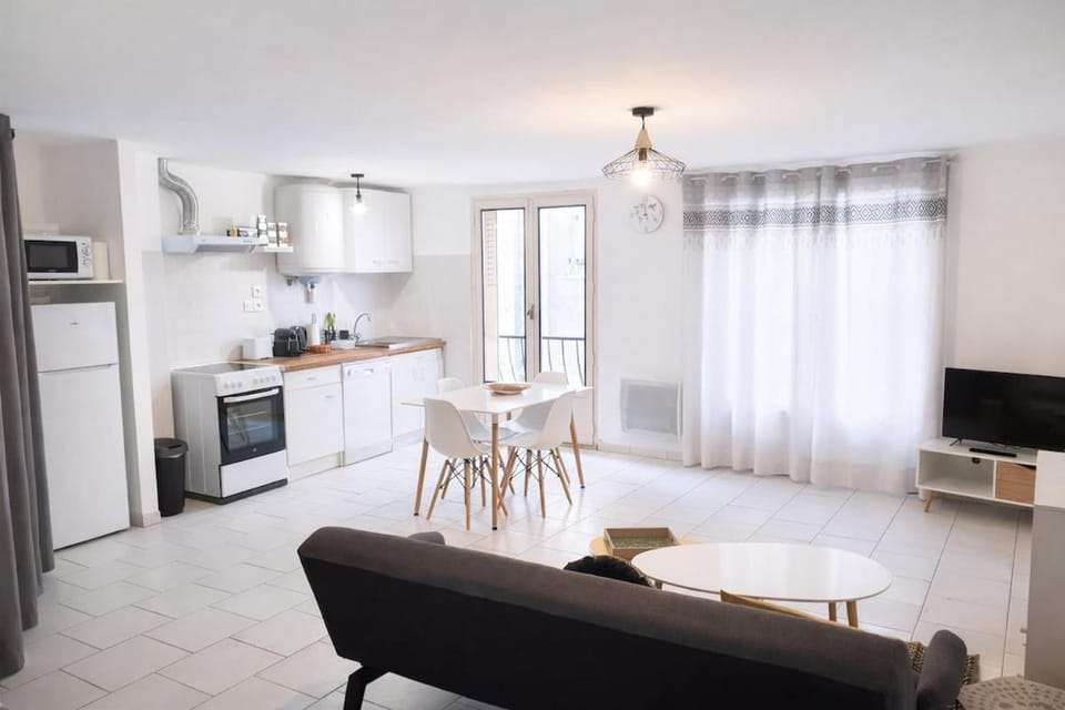 TV and multimedia, Kitchen or kitchenette, Dining area, dishwasher, pet friendly, stove