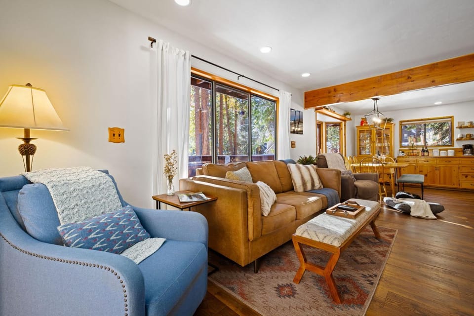 Nana & Papas-Family Friendly in East Village House in Shaver Lake