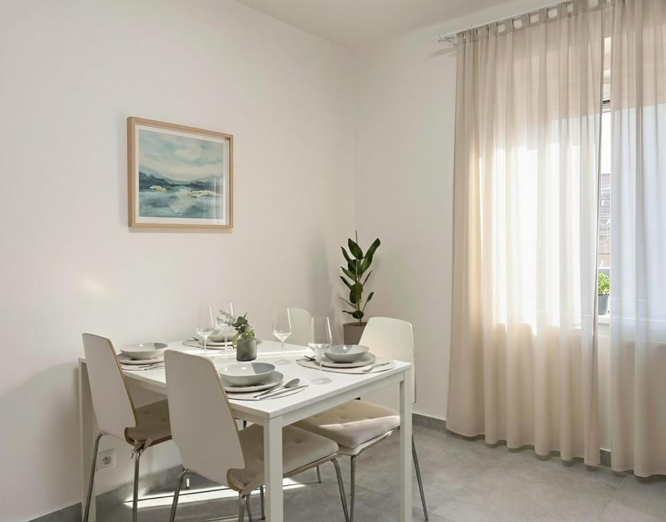 Kitchen or kitchenette, Seating area, Dining area, internet, internet, kitchen, kitchen