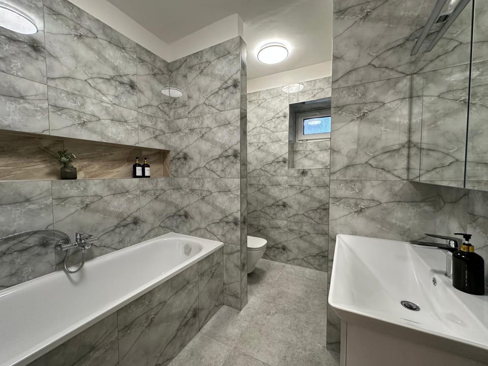 Shower, Bathroom, Bath, internet, internet, towels