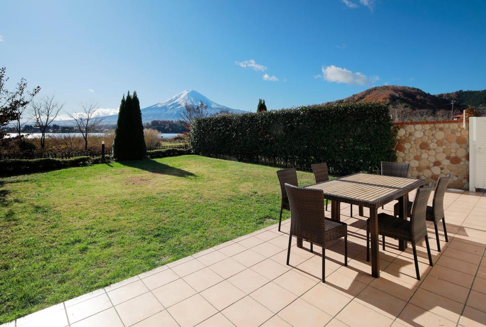 Garden, Mountain view