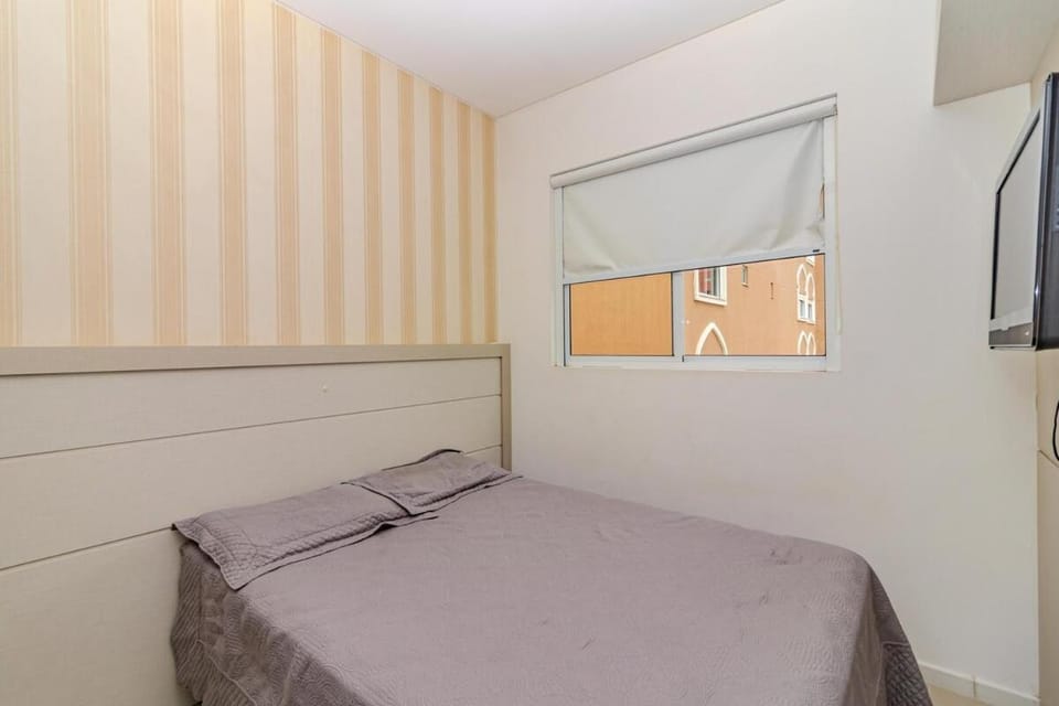 Bed, TV and multimedia, Bedroom