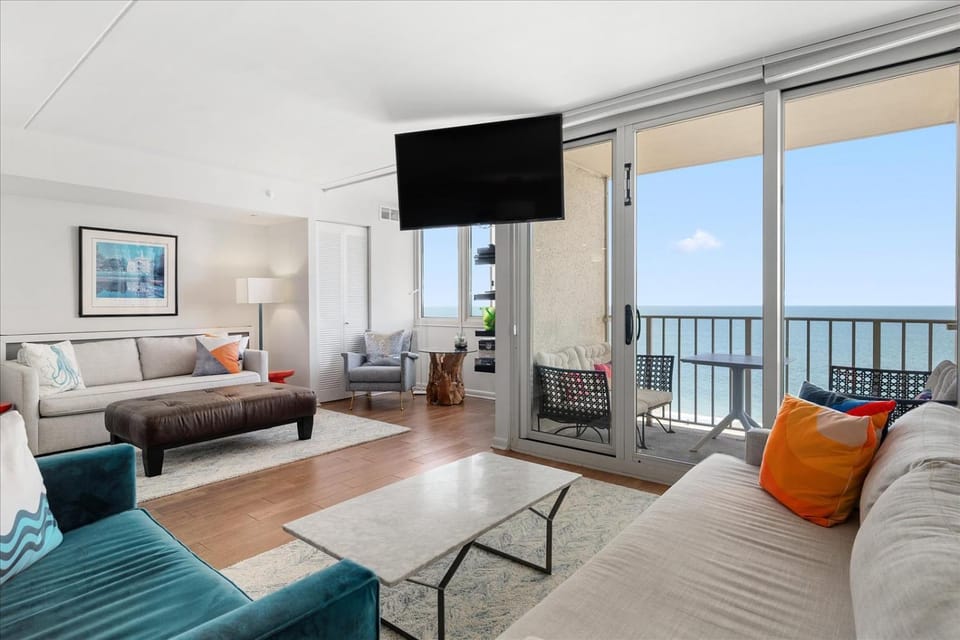 Cute 3 Bedroom Oceanfront Condo in the Desired Quay Building House in Ocean City