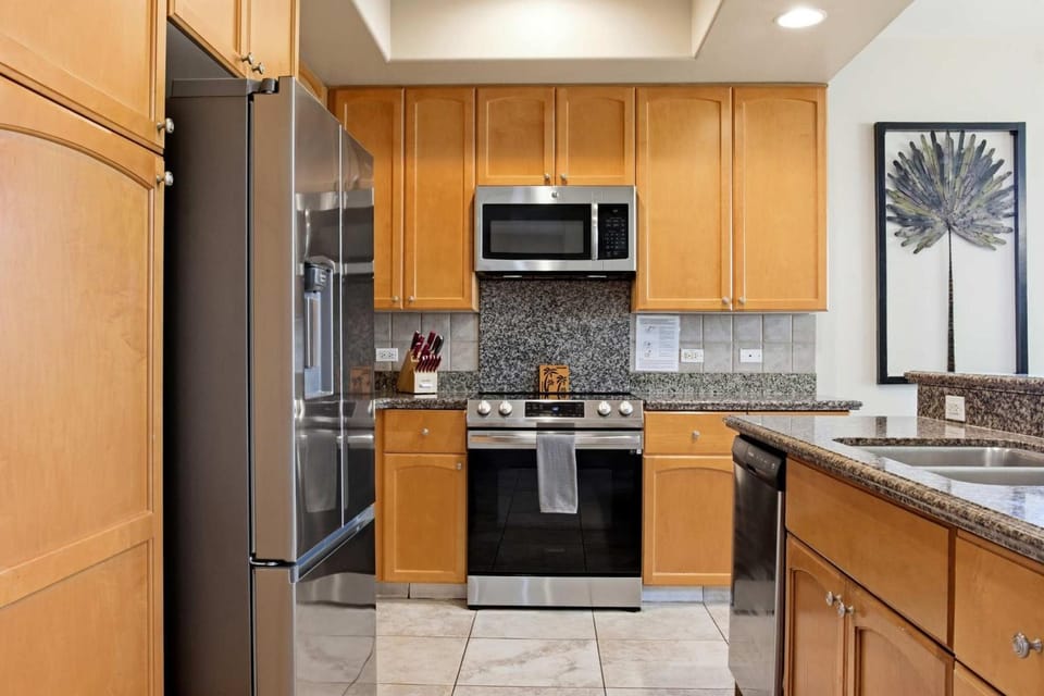 Townhouse with pool & golf course views House in Puako