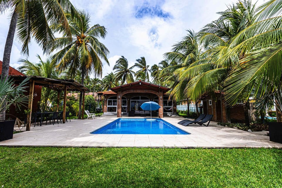 Day, Natural landscape, Garden, Swimming pool, Swimming pool