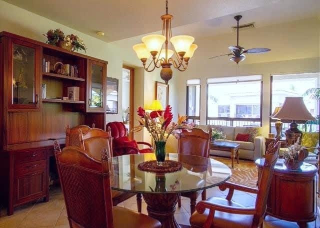 Waikoloa retreat with pool & tennis courts House in Puako