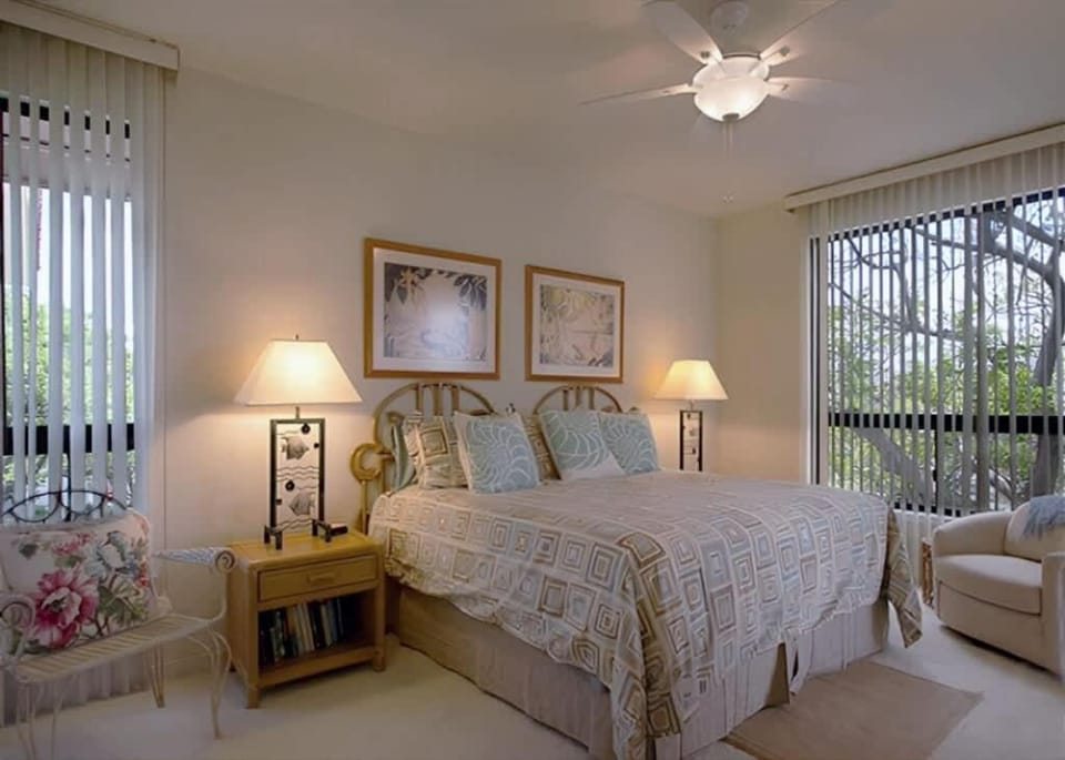 Golf-view condo with golf discounts & lanai House in Puako