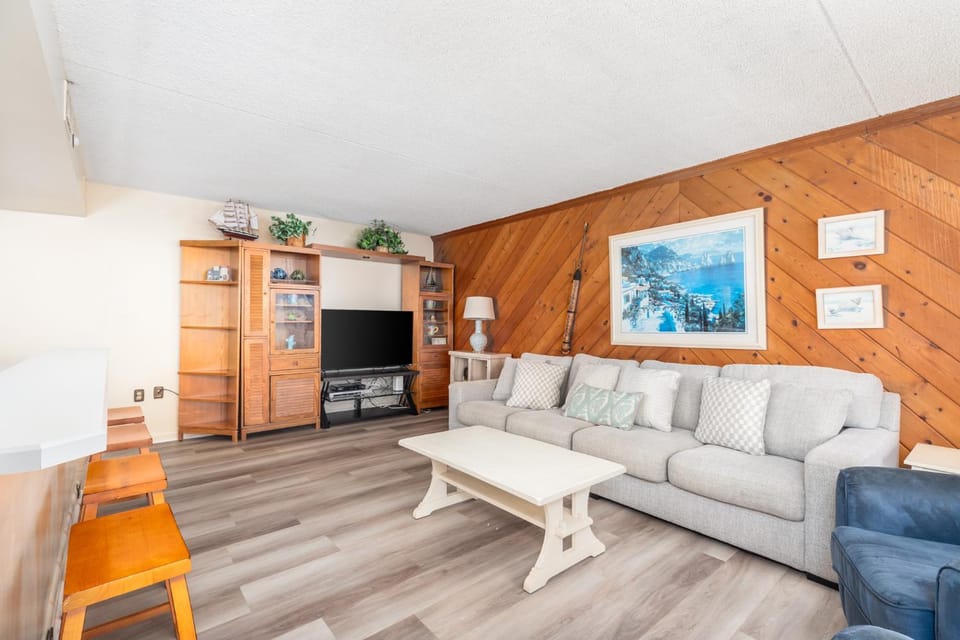 3 Bedroom Ocean Front Condo in Highly Desired Quay House in Ocean City