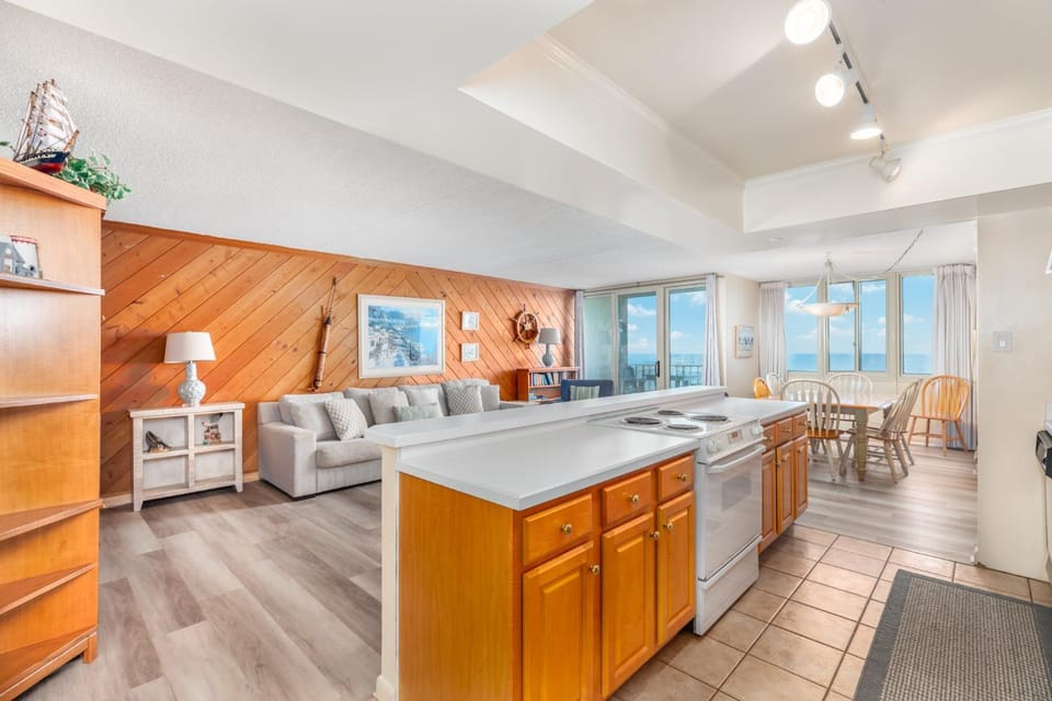 3 Bedroom Ocean Front Condo in Highly Desired Quay House in Ocean City