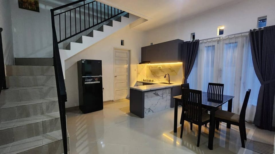 House of Tomolowicz House in Kuta Selatan