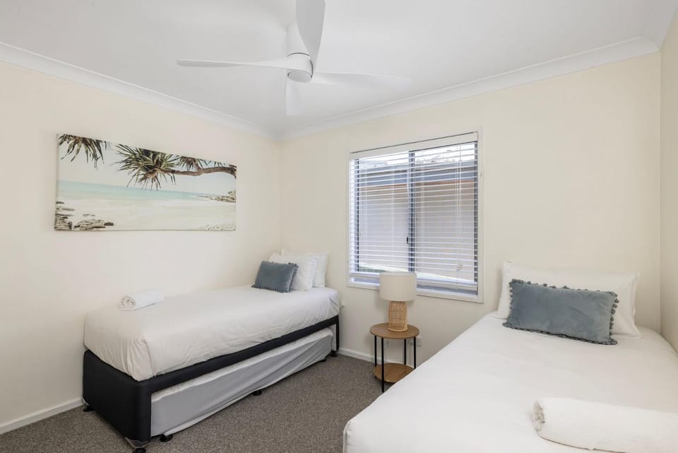 Karingal Beach Cottage Fingal Bay House in Fingal Bay