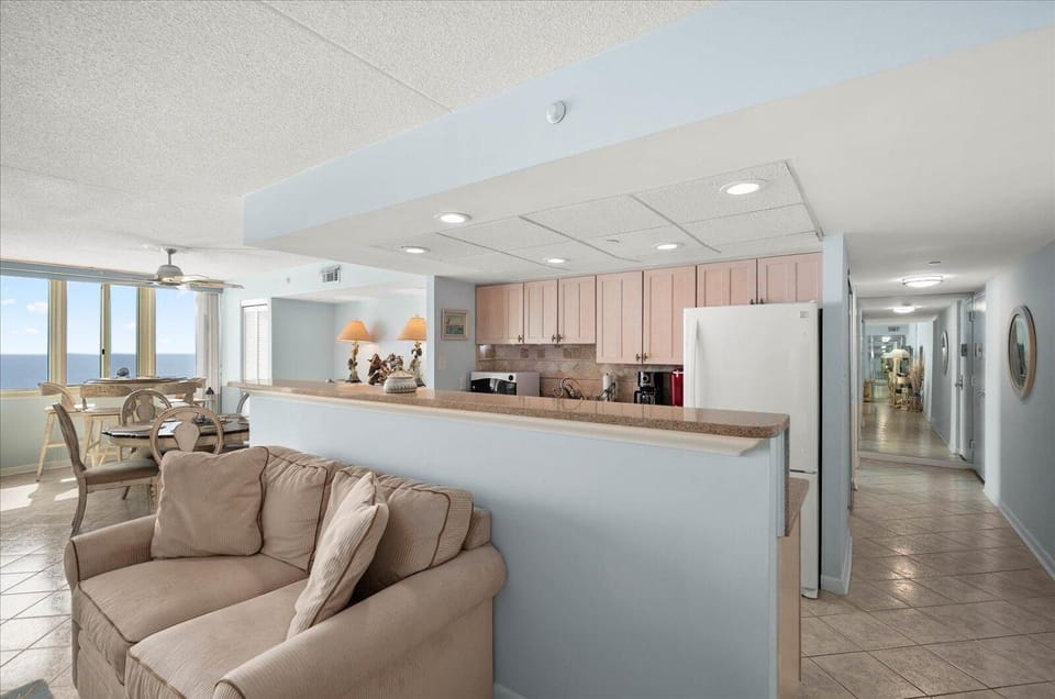 Private Oceanfront Balcony from this 3 Bedroom Condo in the Quay Building! House in Ocean City