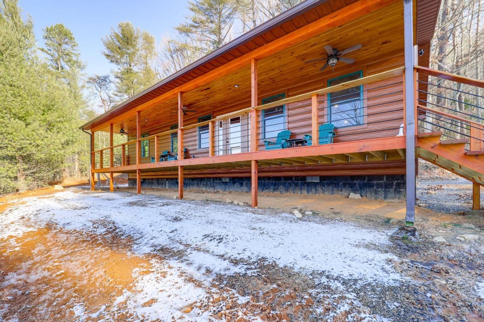 1 Mi to Watauga Lake! Modern & Rustic Mtn Hideaway House in Watauga Lake
