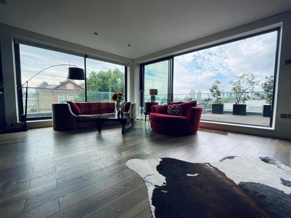 View (from property/room), Balcony/Terrace, Living room, Seating area
