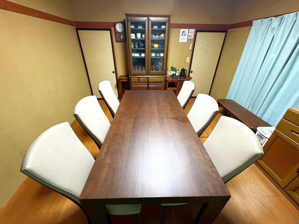 Seating area, Dining area