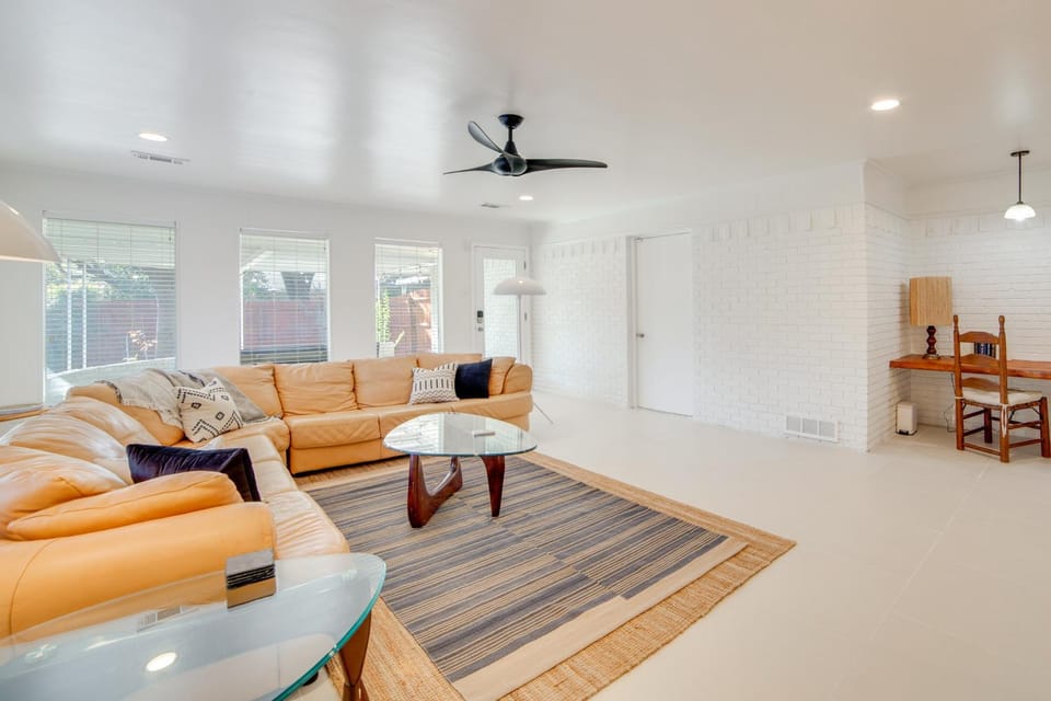 6 Mi to NorthPark Center: Quiet Dallas Getaway! House in Dallas