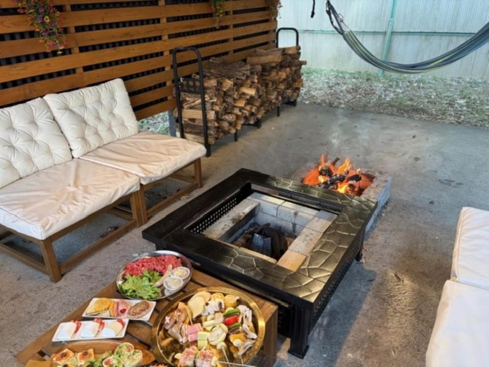 BBQ facilities, Food