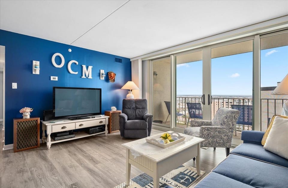 Side Ocean View 2 Bedroom Quay Condo with Indoor & Outdoor Pools! House in Ocean City