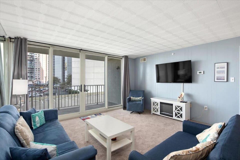 Fantastic 2 Bedroom in Quay with Ocean Views & Indoor and Outdoor Pools! House in Ocean City