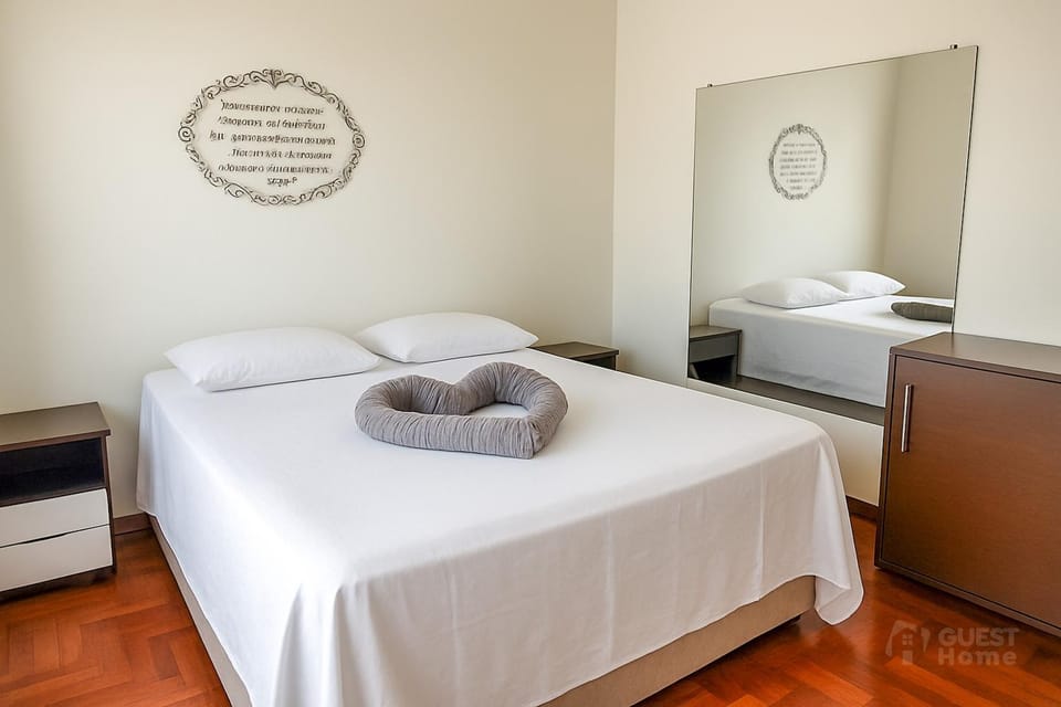 Property building, Bed, Bedroom