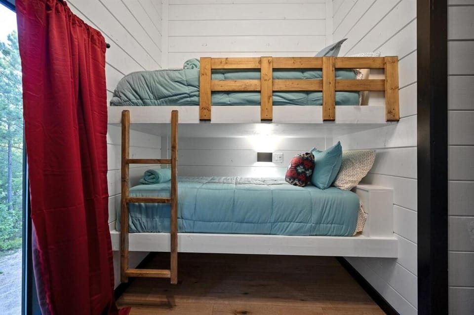 Slide Creek Retreat House in Broken Bow