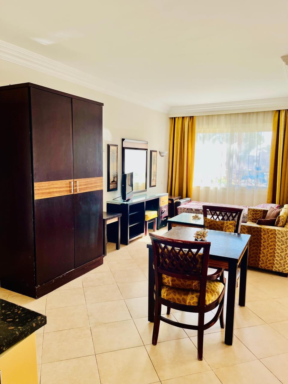 Living room, Seating area, Dining area, wardrobe
