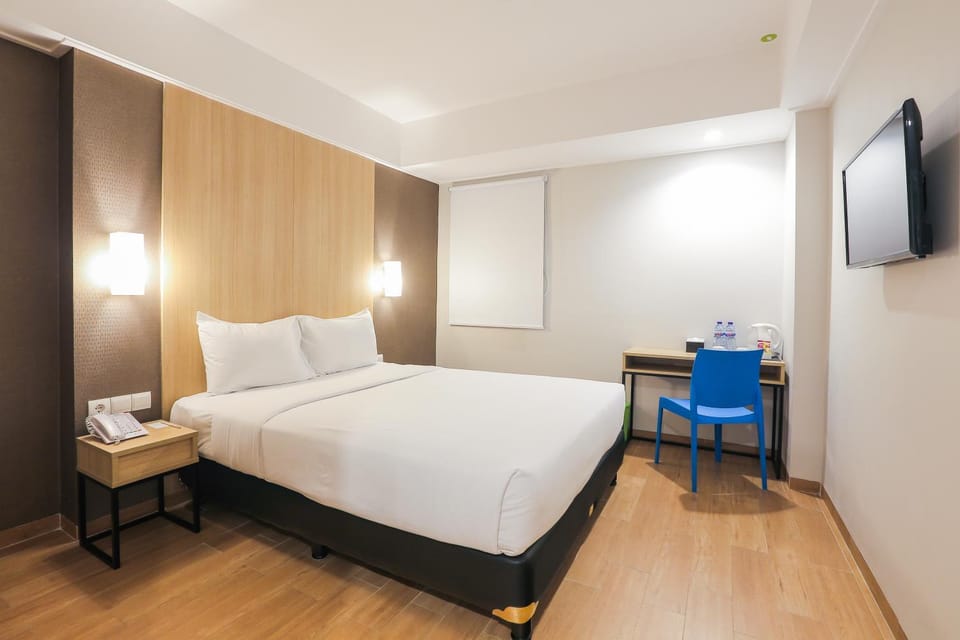 Bed, Photo of the whole room, Bedroom