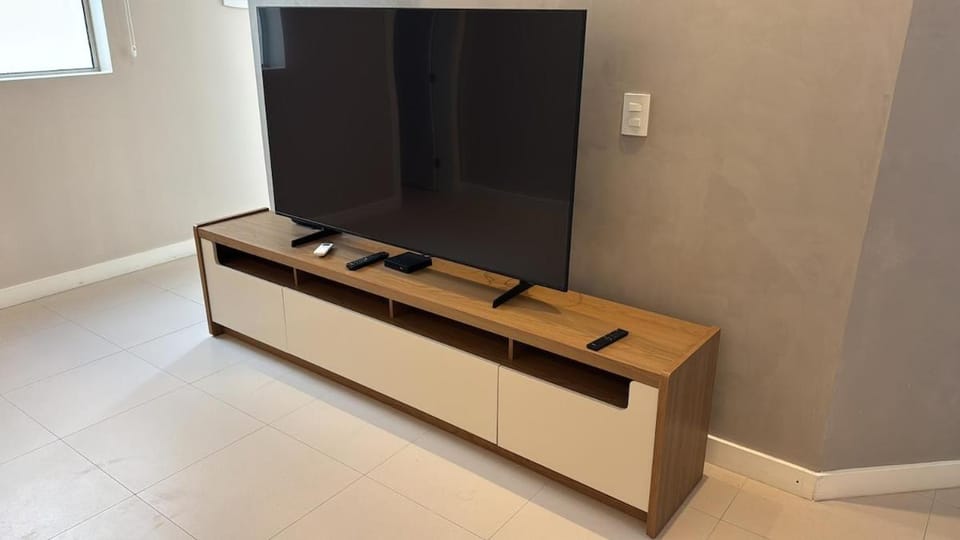 APTO pé na areia, NOVO e aconchegante! Condomínio completo no melhor dos Ingleses! Apartment in Florianopolis