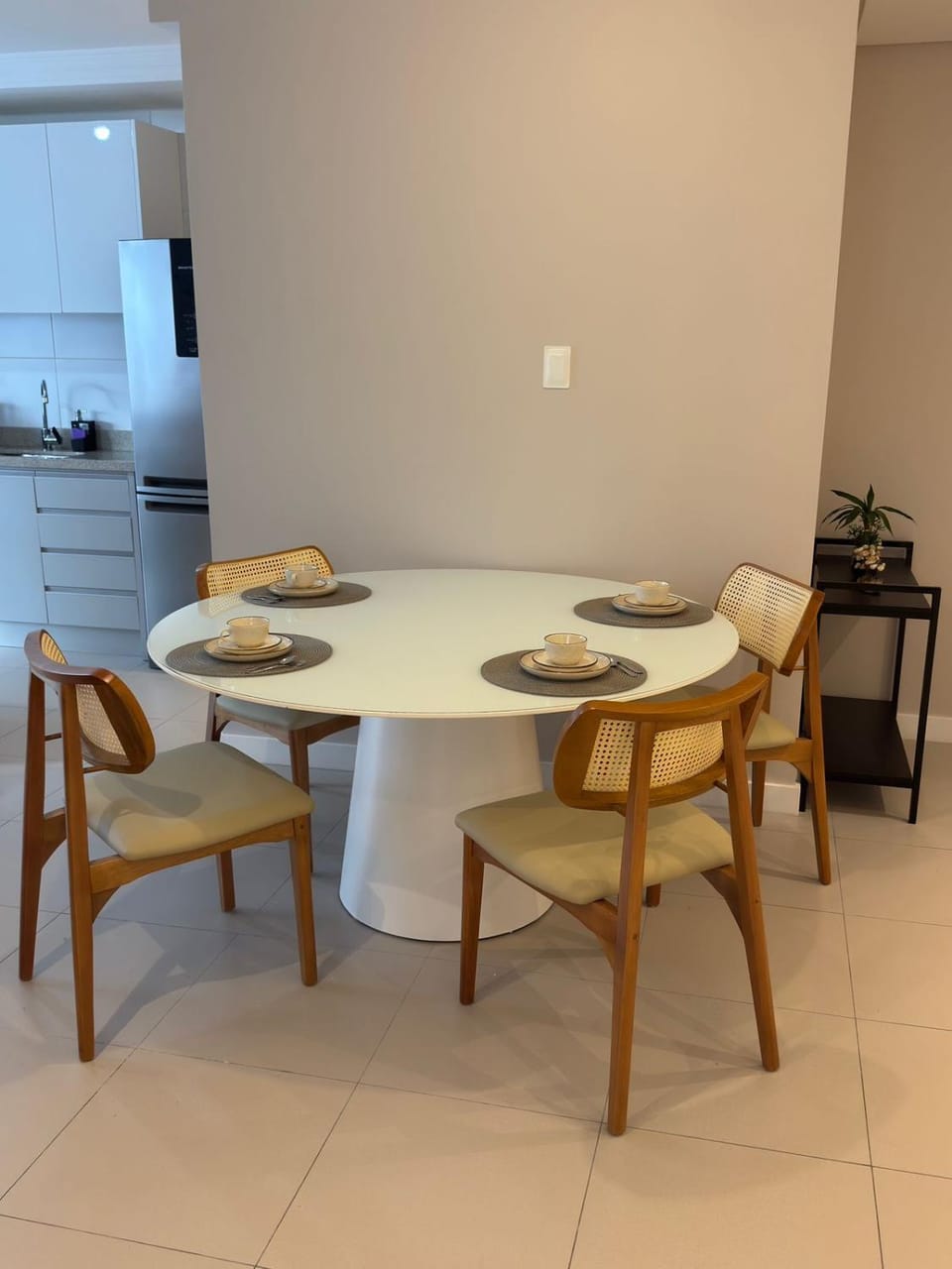 APTO pé na areia, NOVO e aconchegante! Condomínio completo no melhor dos Ingleses! Apartment in Florianopolis