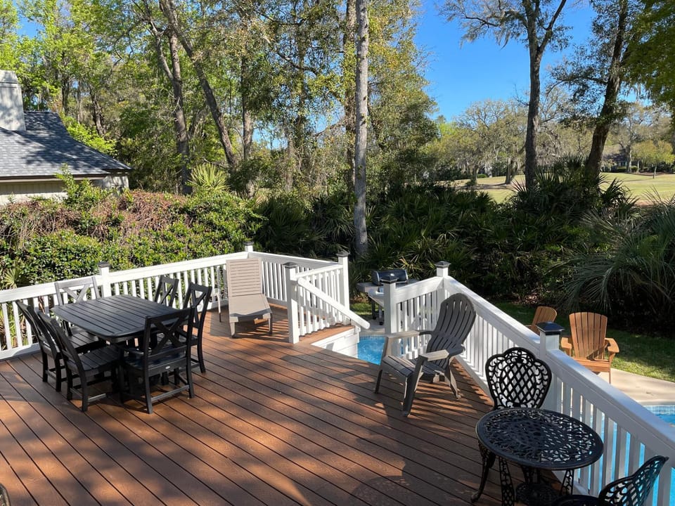 Luxury 4 BR Vacation Home 14 PPL Private Pool & Hot Tub Golf Views Bikes & Beach Gear Free Pool Heat House in Hilton Head Island