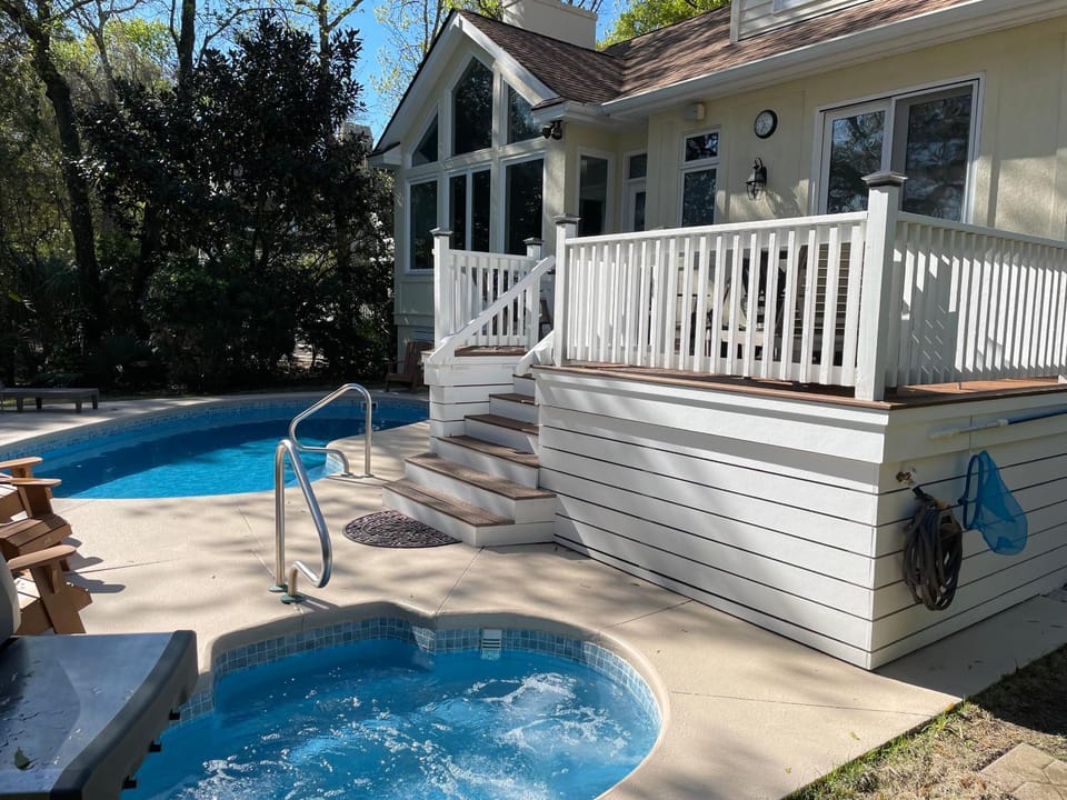 Luxury 4 BR Vacation Home 14 PPL Private Pool & Hot Tub Golf Views Bikes & Beach Gear Free Pool Heat House in Hilton Head Island