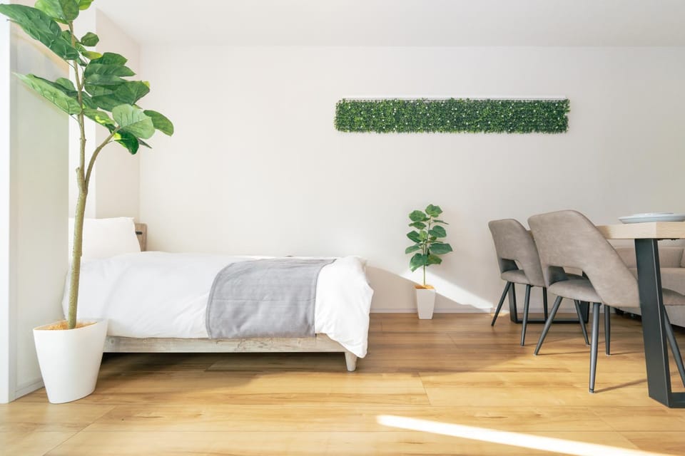 Bed, Living room