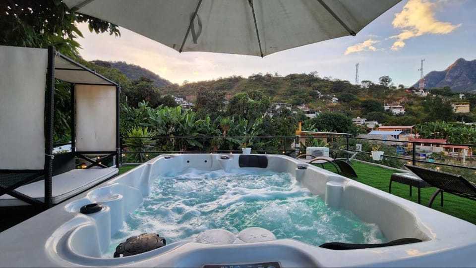 Hot Tub, Hot Tub