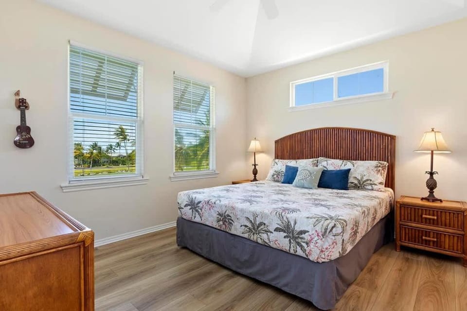 Spacious 2BR condo with lanai & pool House in Puako