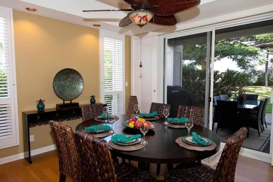 Spacious retreat with pool & private lanai House in Mauna Lani