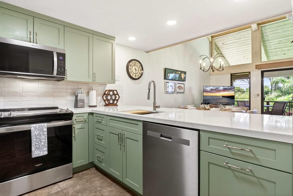 Peaceful 2BR retreat with pools & hot tubs House in Waikoloa Village