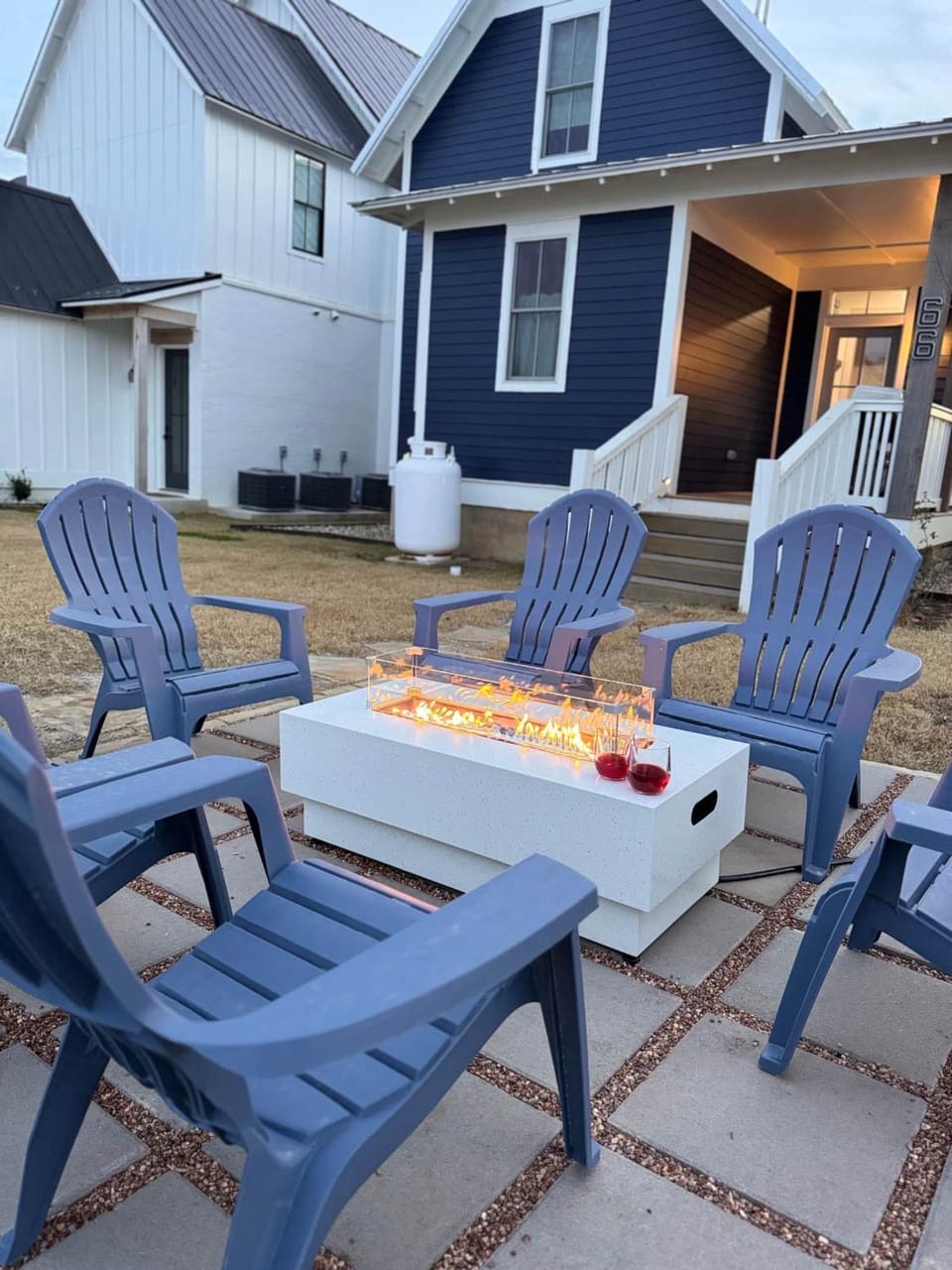 Seating area, fireplace