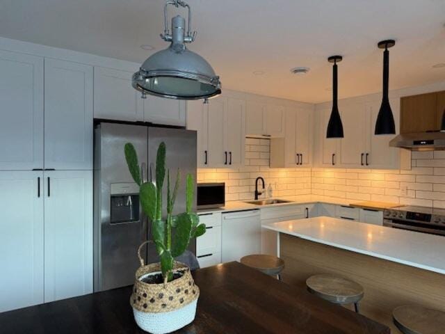 Kitchen or kitchenette, dishwasher, minibar, stove