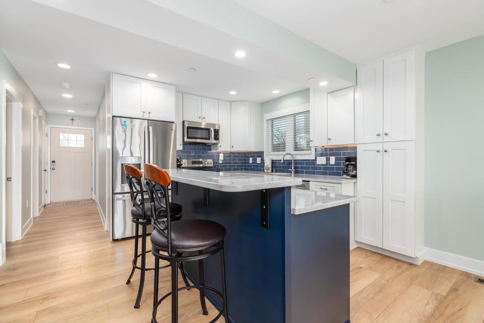 Kitchen or kitchenette, Dining area, dishwasher, oven, stove