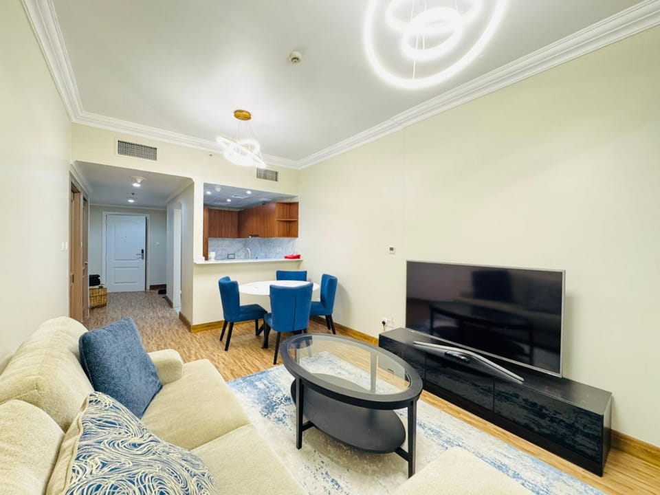 Upgraded Sea View 1BR Dubai Marina, Walk Metro & JBR Apartment in Dubai