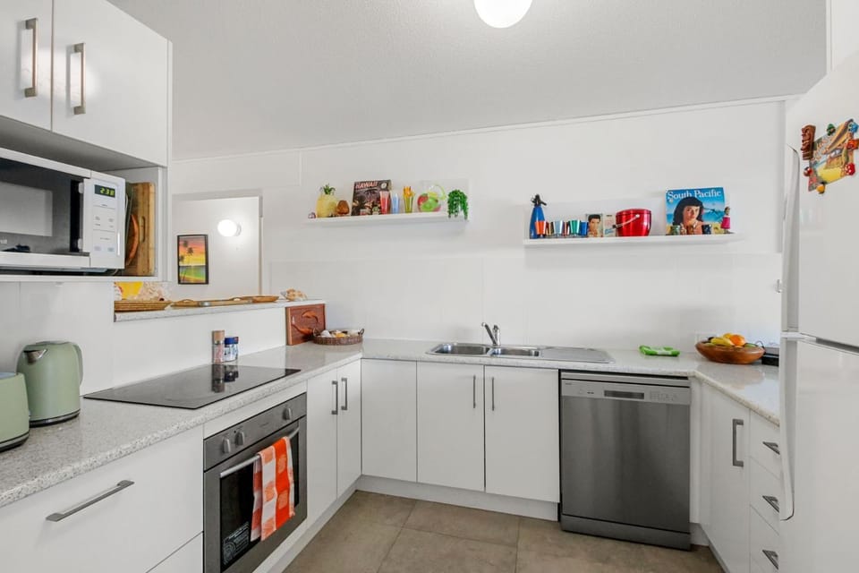 Seaspray Unit 2, 21 Warne Tce, Kings Beach Apartment in Kings Beach