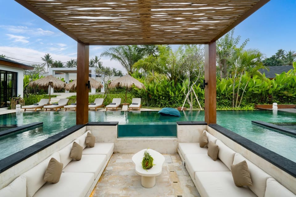 Property building, Swimming pool
