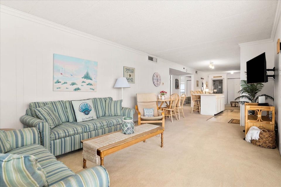 Beautiful Ocean Views From this 2 Bedroom Sea Terrace Condo with Outdoor Pool! House in Ocean City