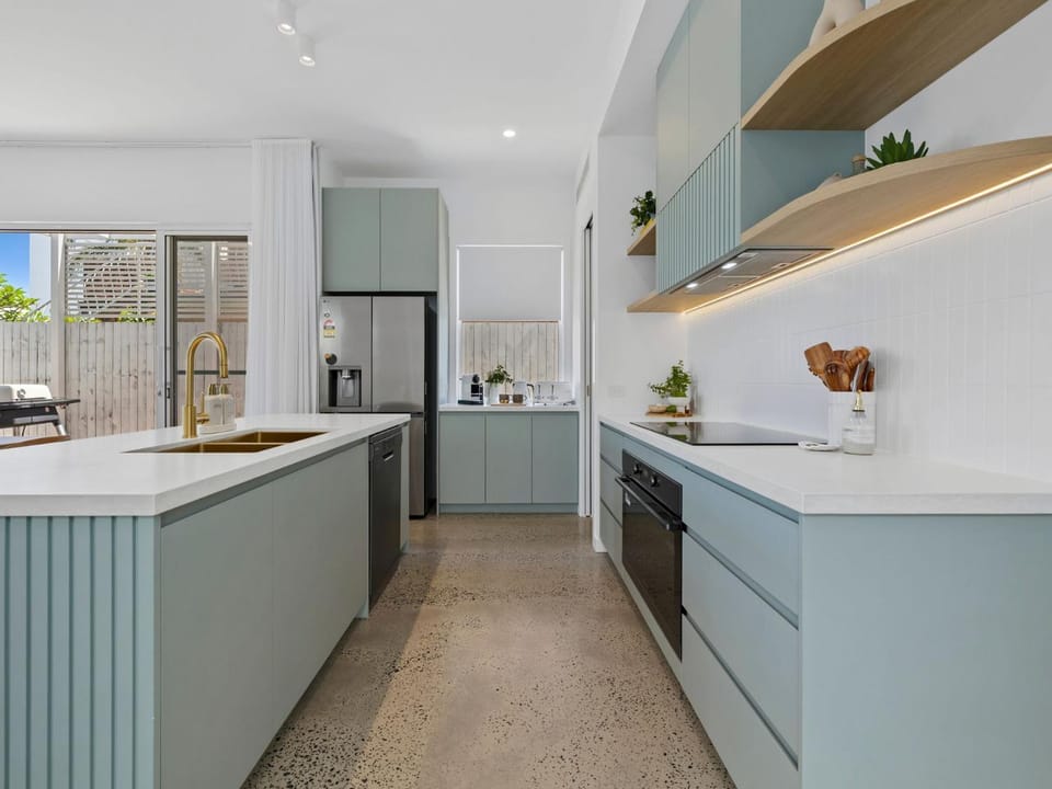 Pearl House - Coastal Luxury Retreat with Pool - Walk to Beach House in Kingscliff