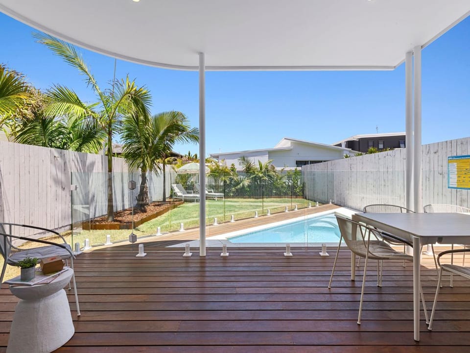 Pearl House - Coastal Luxury Retreat with Pool - Walk to Beach House in Kingscliff