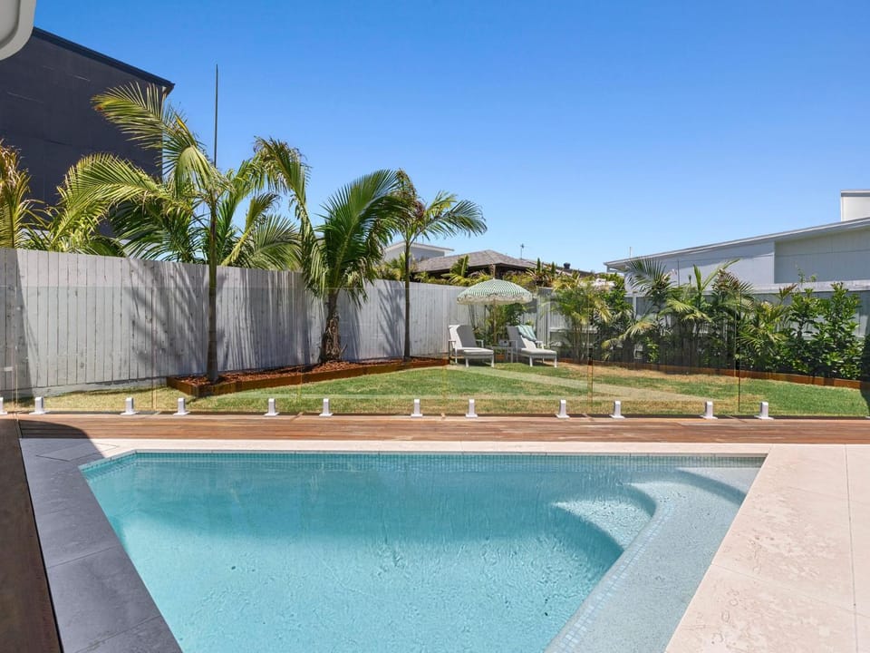Pearl House - Coastal Luxury Retreat with Pool - Walk to Beach House in Kingscliff