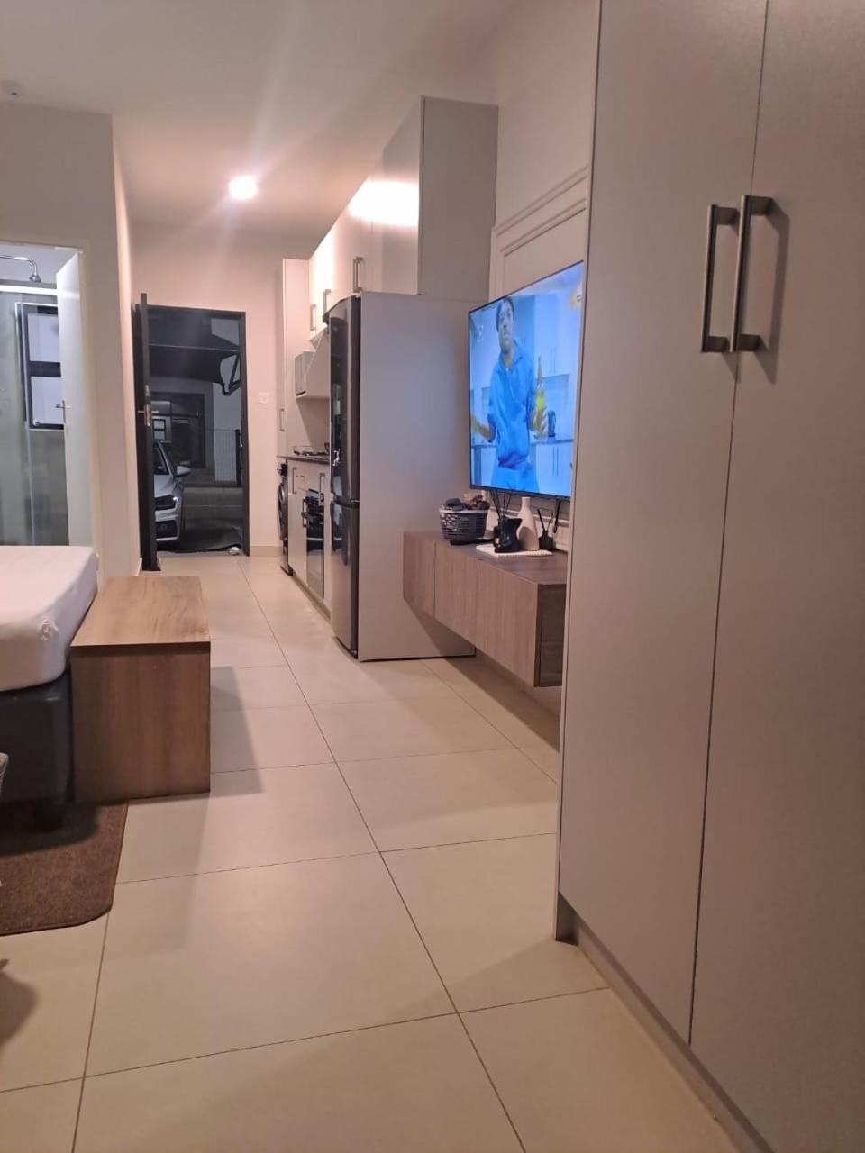 Kitchen or kitchenette, oven