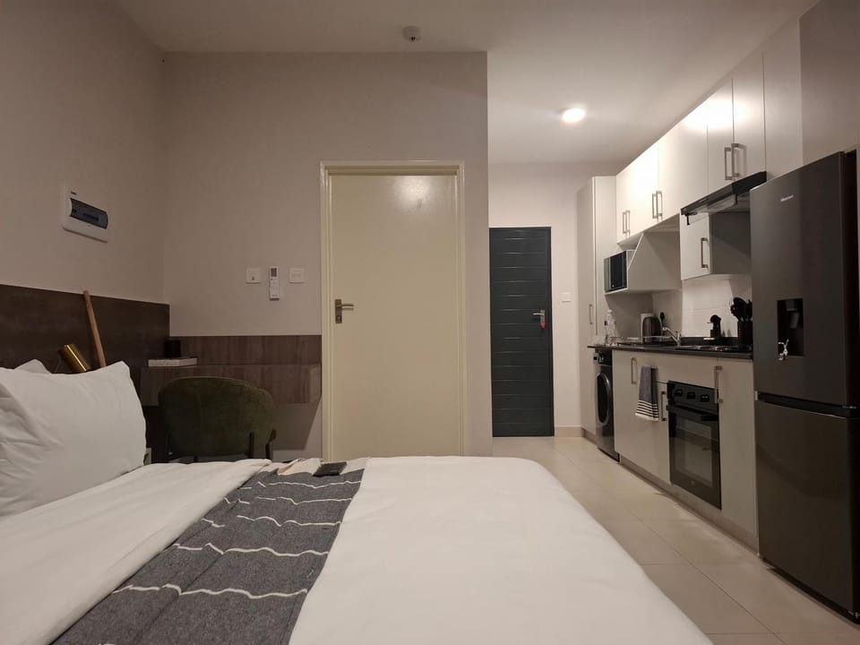 Bed, Kitchen or kitchenette, Photo of the whole room